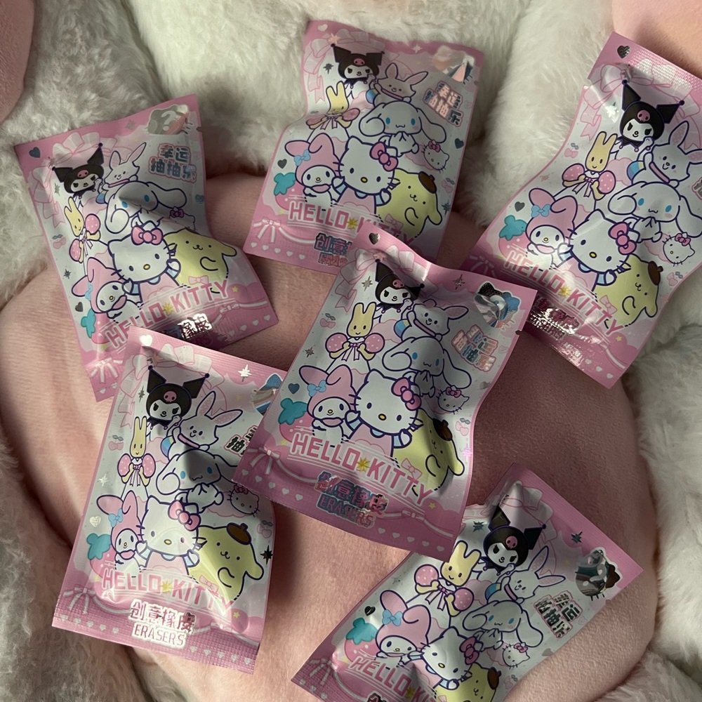 Hello Kitty Erasers Set